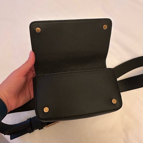 BNWOT Aritzia Leather Belt Bag - Picture 4 of 5
